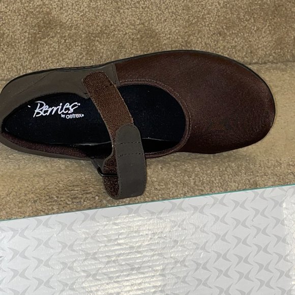 NIB $115 Brown Stretch Helen Mary Janes BERRIES by AETREX 8 W - Picture 3 of 4